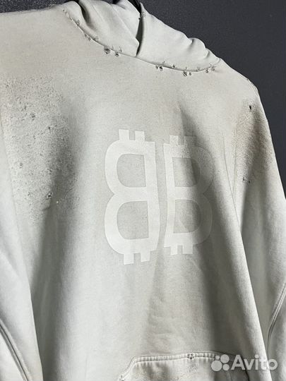 Balenciaga Bitcoin Worn-Out