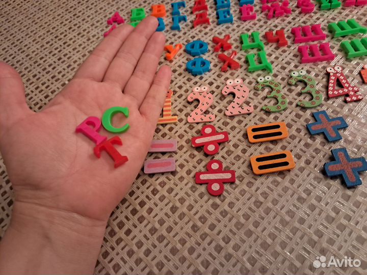 Буквы на магнитах, на холодильник, детские