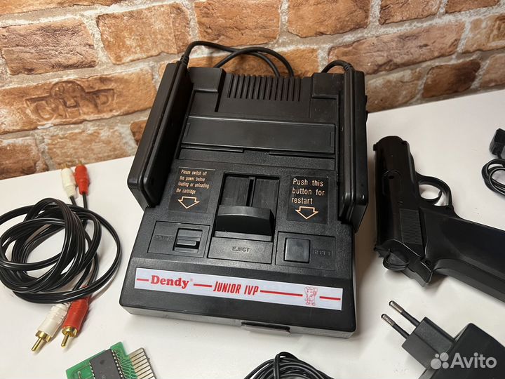 Старая игровая приставка Dendy Junior IVP Steepler