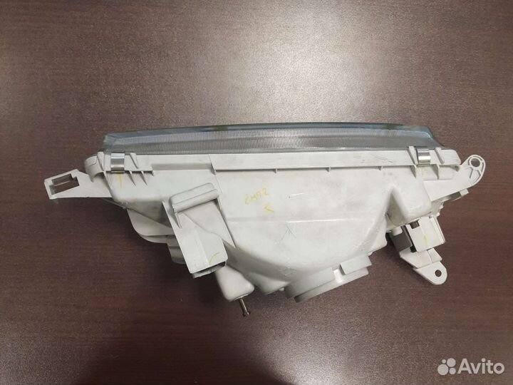 Фара левая Toyota Carina 96-01 арт 811702B680