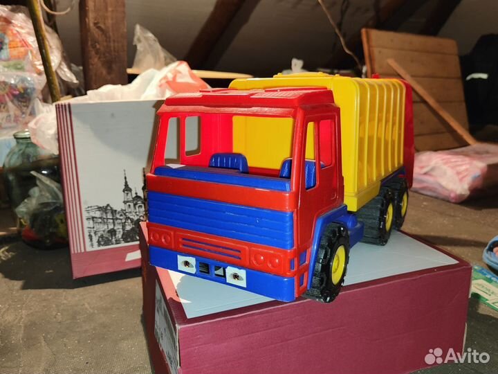 Камаз игрушечный
