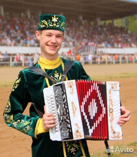 Гармонист и танцор