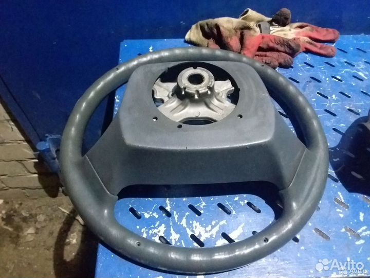 Руль с подушкой Toyota Hiace Regius Granvia