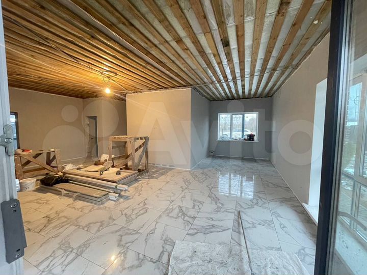 Дом 180 м² на участке 7,3 сот.