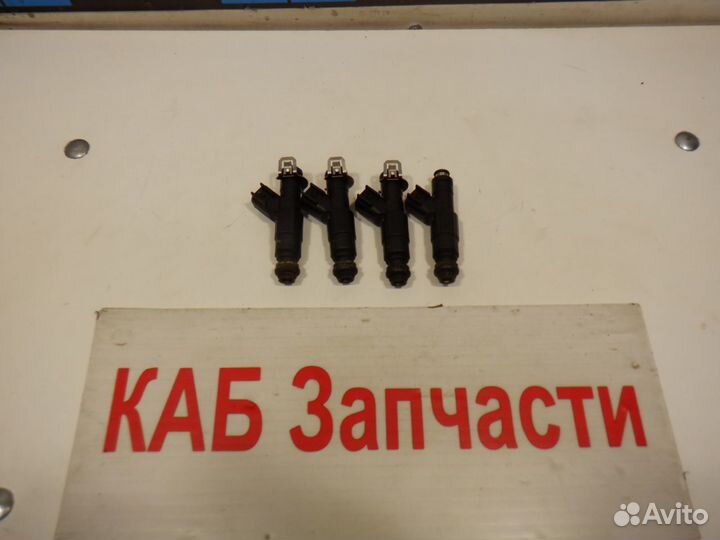 Форсунка топливная Ford Mondeo 3 Mazda Volvo