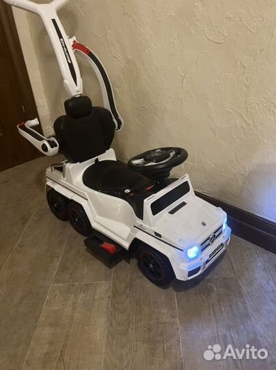 Электромобиль каталка толокар Mercedes белый