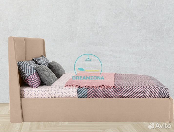 Кровать двуспальная Мола с мягким изголовьем