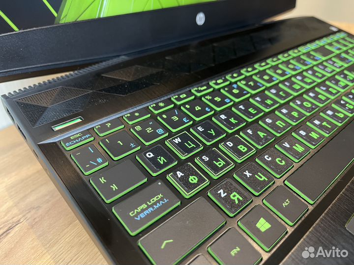 Ноутбук HP \ i5 \ GeForce GTX 1050 \ SSD