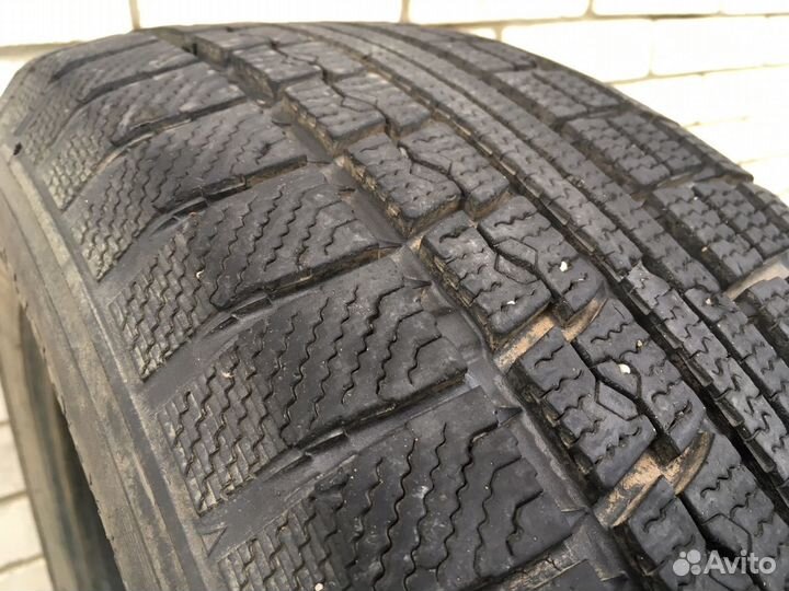 Toyo Winter Tranpath MK4a 215/60 R17 96Q