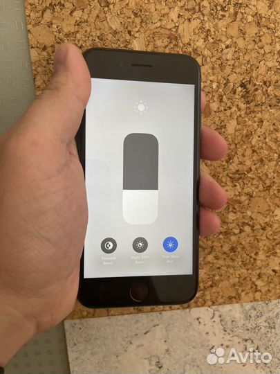 iPhone 8, 64 ГБ