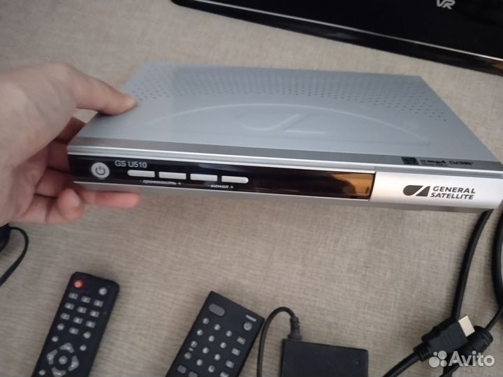 Телевизор+цифровой тюнер+спутниковой ресивер