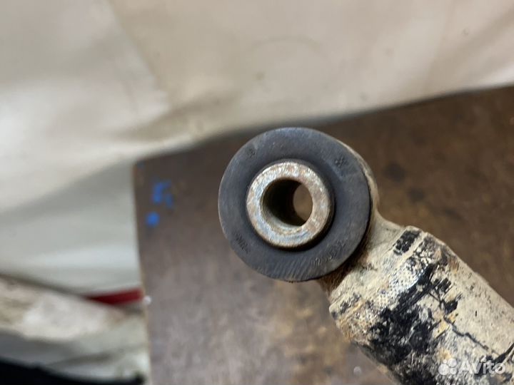 Рено сандеро 2 задний амортизатор