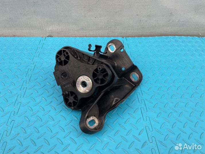 Кронштейн Mercedes-Benz E-Class W212 276.952 3.5