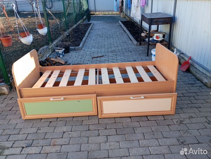 Продаётся кровать