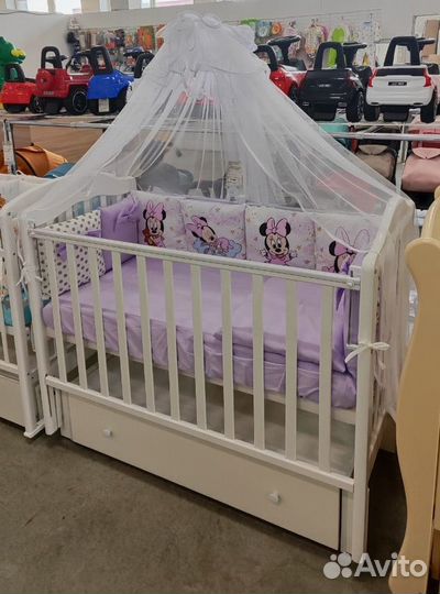 Кроватка с маятником