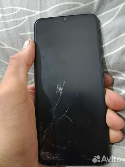 Телефон Realme c21