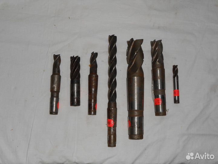 Инструмент токарный