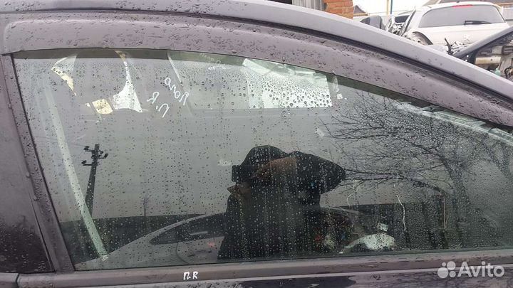 Volkswagen polo 5 стекло двери