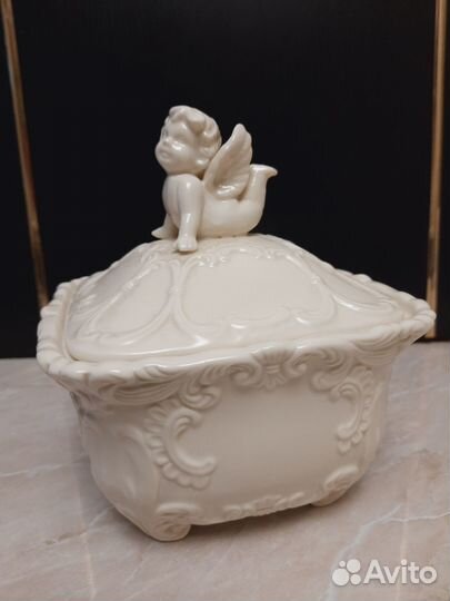 Фарфоровая ваза с крышкой /конфетница, Европа