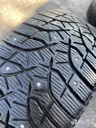 Bridgestone Blizzak Spike-02 225/40 R18 92T