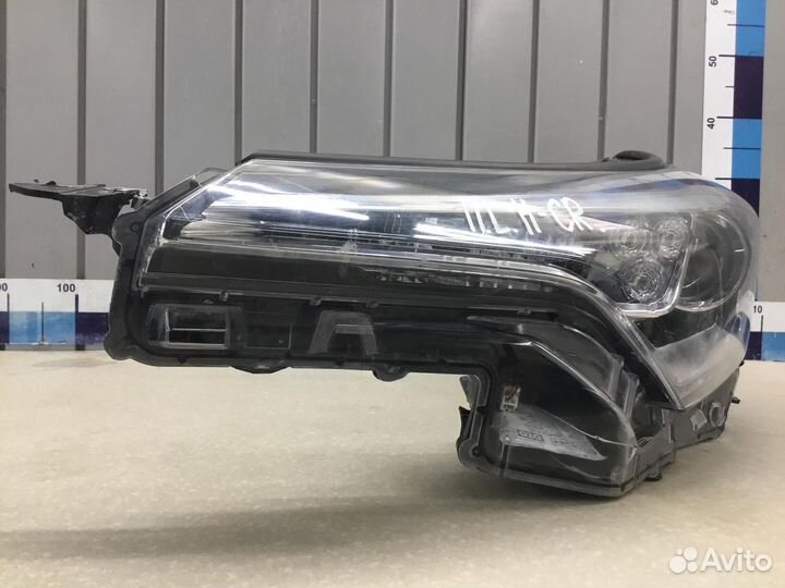 Фара левая Toyota C-HR 2017