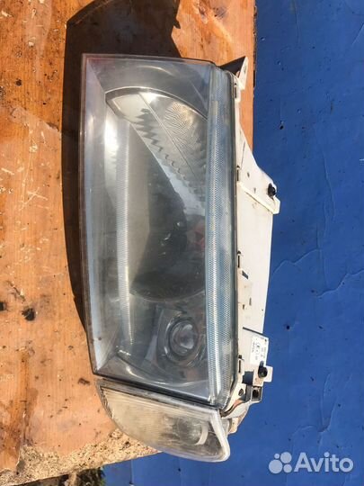 Фара Skoda Octavia Tour A4 лев и прав