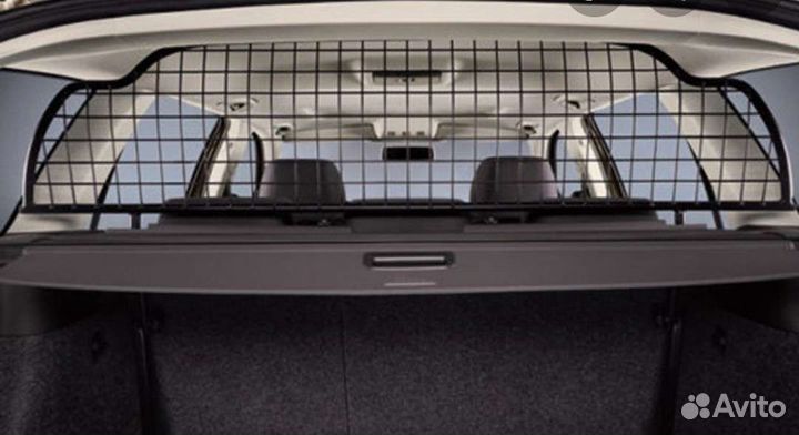 Разделительная перегородка багажника