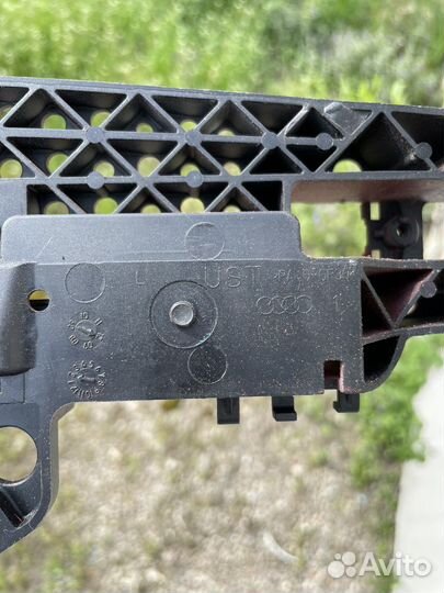 Механизм левой ручки двери Audi A4 B8