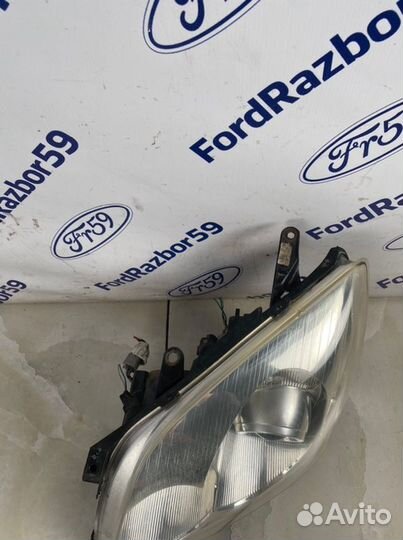 Фара передняя левая Toyota Avensis T250 2004-2006