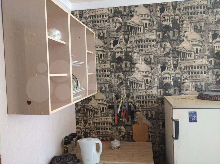 Комната 13 м² в 8-к., 3/5 эт.