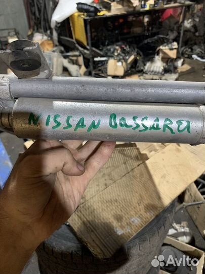 Радиатор кондиционера nissan bassara