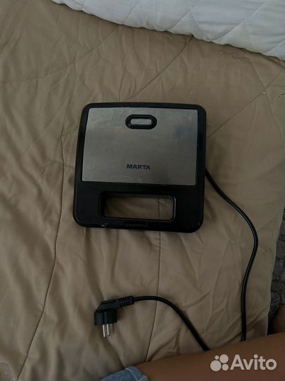 Вафельница 750 Вт