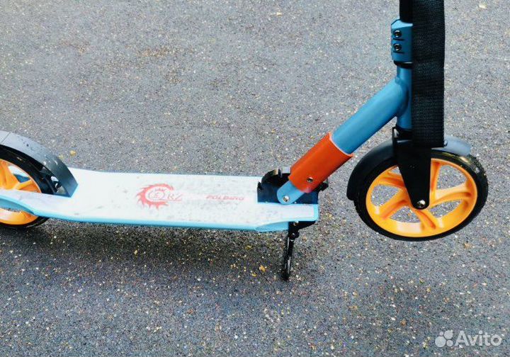 Самокат новый с ручным тормозом