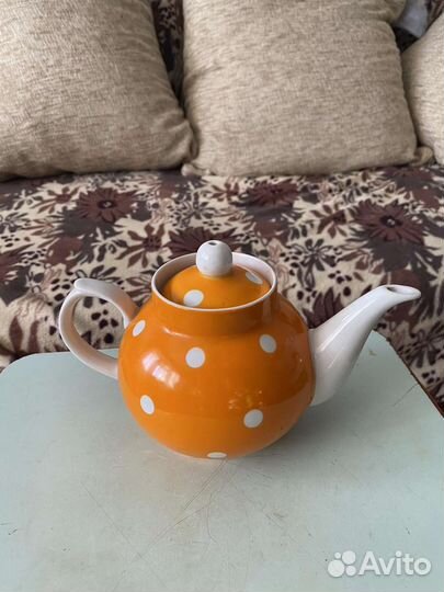 Фарфоровый чайник