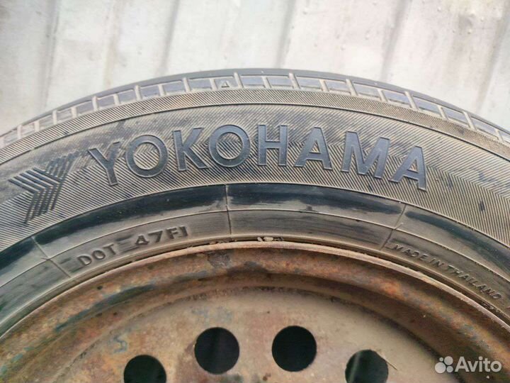 Yokohama BluEarth E75 215/60 R16