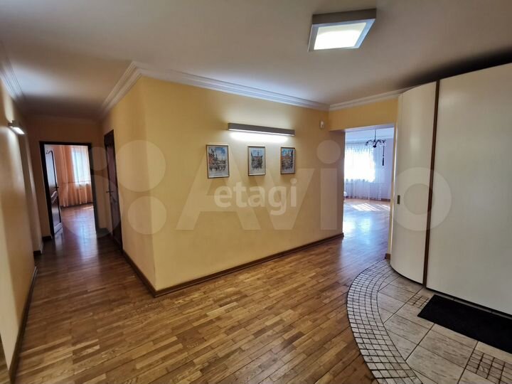 5-к. квартира, 183,7 м², 4/10 эт.