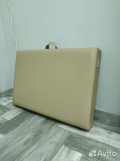 Массажная кушетка