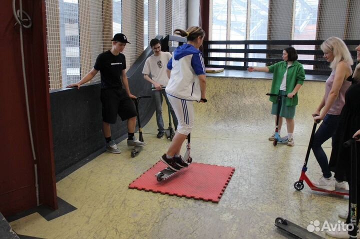 Тренер по трюковому самокату