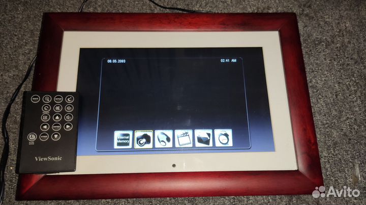 Цифровая фоторамка ViewSonic VFM1036W