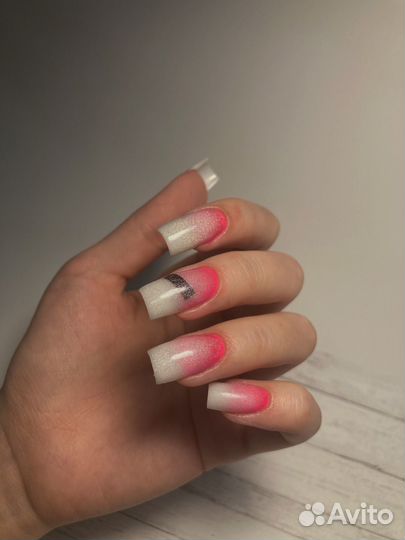 Маникюр, модель