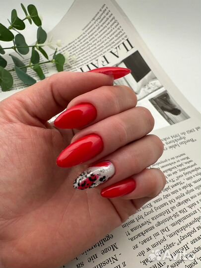 Маникюр и педикюр