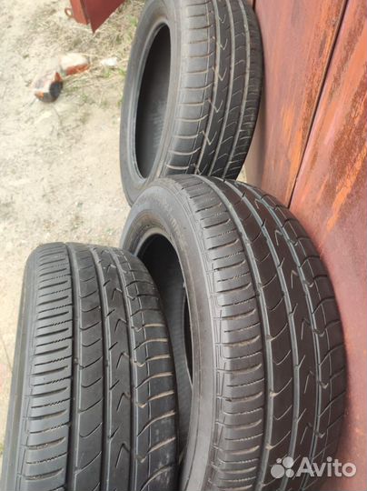 Toyo Tranpath MPZ 215/60 R17 96H