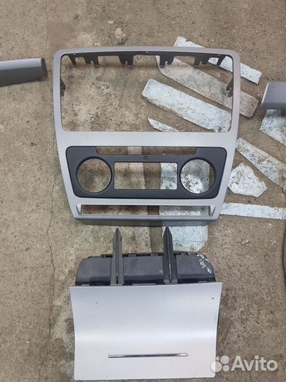 Рамка магнитолы Skoda octavia a5