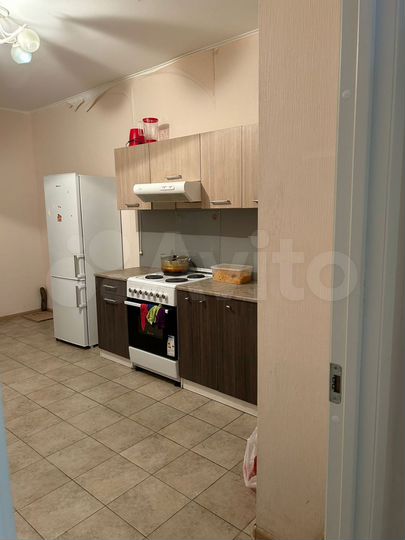 3-к. квартира, 81 м², 3/17 эт.