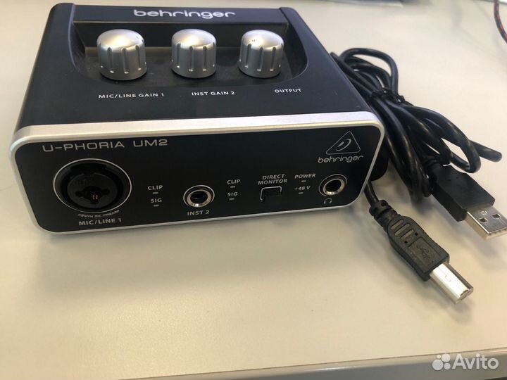 Звуковая карта Behringer U-phoria UM2
