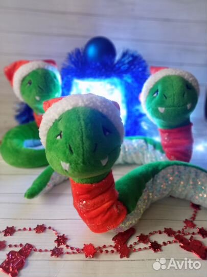 Змея символ 2025 года