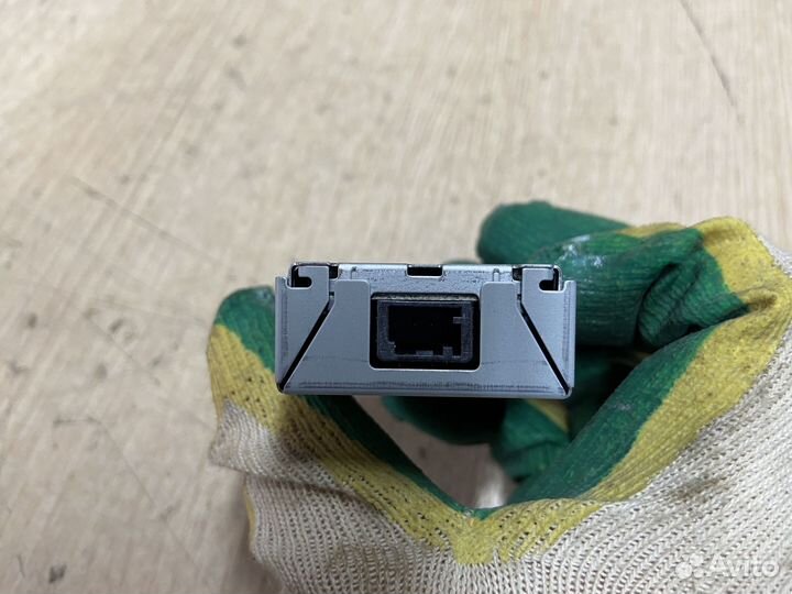 USB зарядка Toyota Camry 75