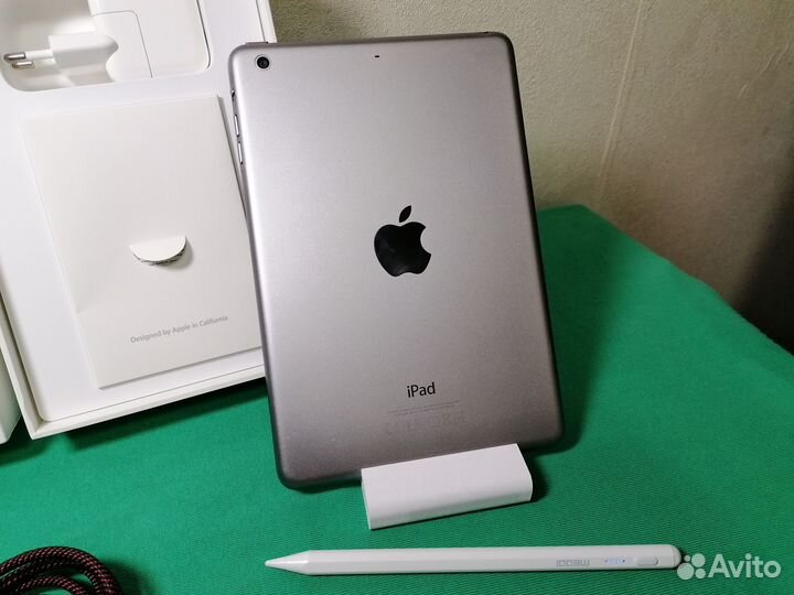 iPad mini 2 Wi-Fi 16 Gb + комплект + чек + Pencil