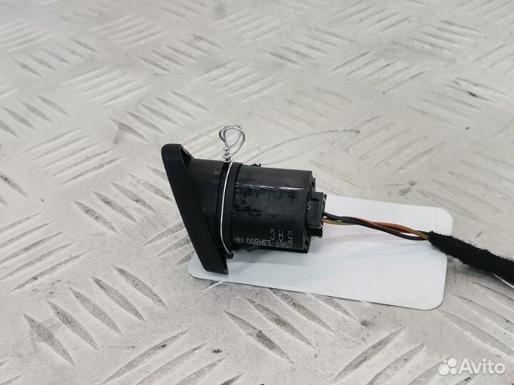 Кнопка аварийной сигнализации Ford Fiesta 5 2005
