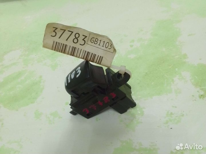 Кнопка стеклоподъемника Nissan Juke